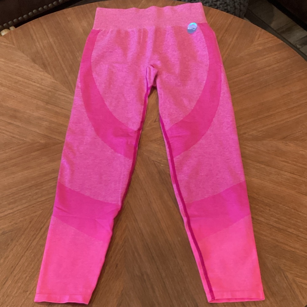 PINK Victoria's Secret Bright Pink Leggings NWT